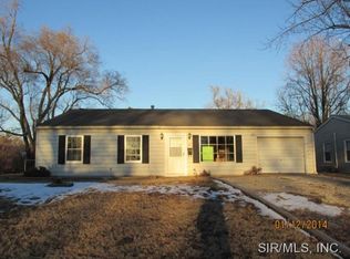 26 Westwood Dr, Cahokia, IL