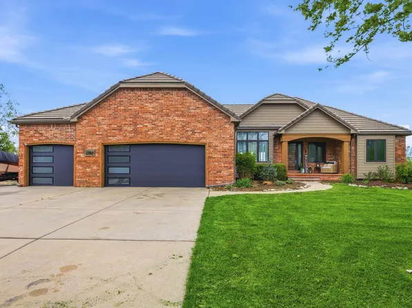 2740 N North Shore Ct, Wichita, KS 67205