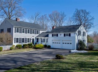 71 Soundview Ln, New Canaan, CT 06840