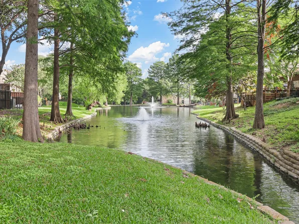 2971 Country Place Cir, Carrollton, TX 75006