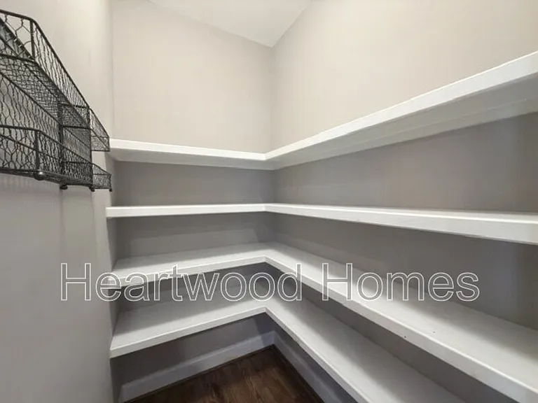 432 Jackson Ave — Photo 15