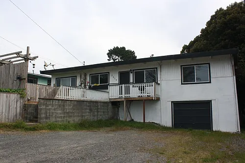 3875 Spring St Photo 1