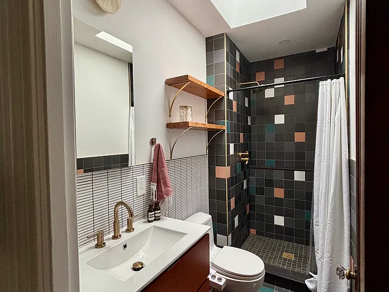 2728 Cortland Pl NW — Photo 10