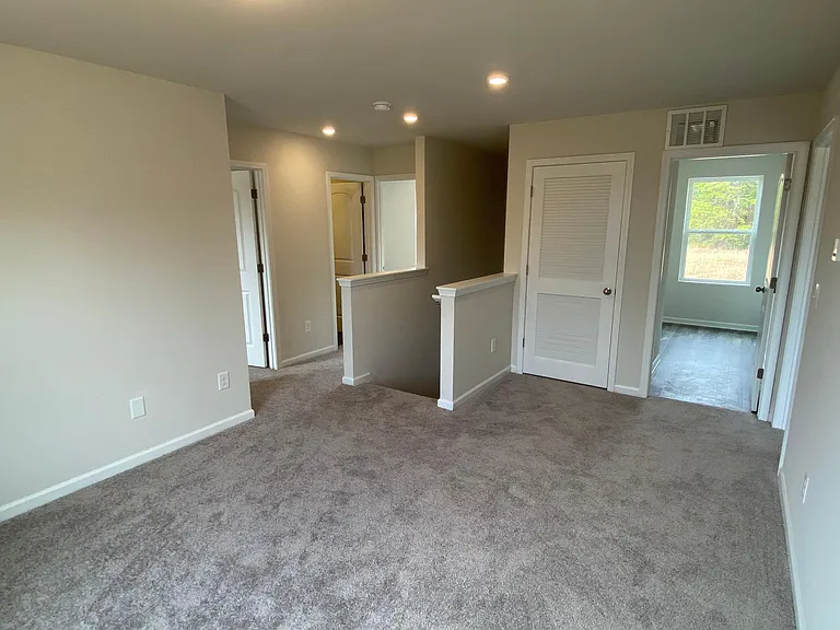 1542 Catskill Way — Photo 14