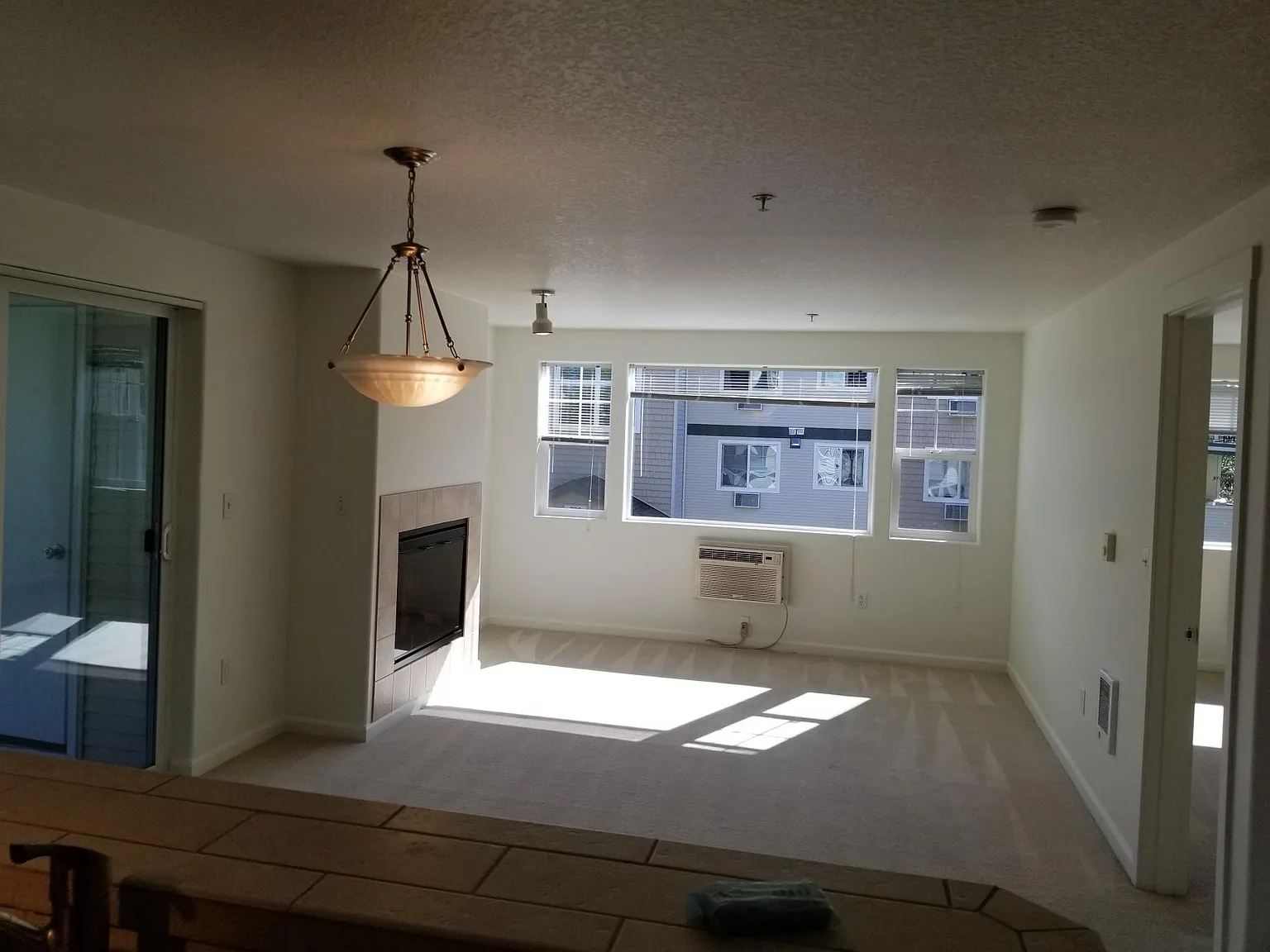 2 bed, 1200 sqft, $1,950 — Photo 4