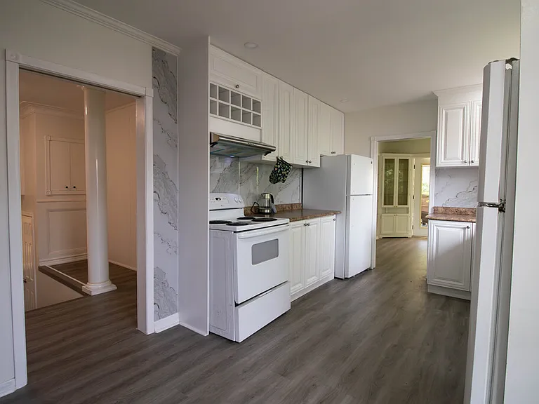 355 Glenridge Ave — Photo 2