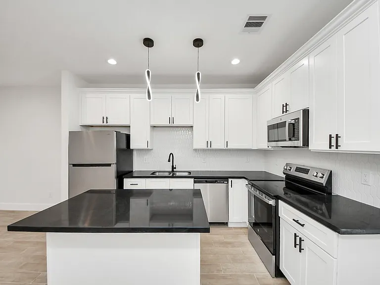 8015 Elbert St #A/B — Photo 5