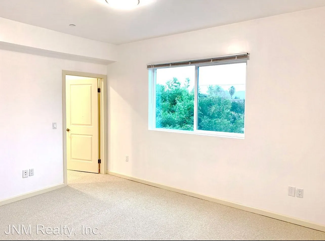 2 bed, 800 sqft, $2,400 — Photo 4