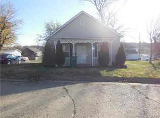 701 S 3rd St, De Soto, MO 63020