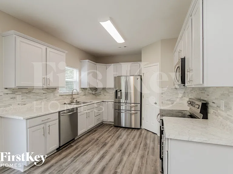 13704 Stringfellow Ln — Photo 7