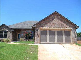 57 Bonaire Dr UNIT E, Edmond, OK 73013