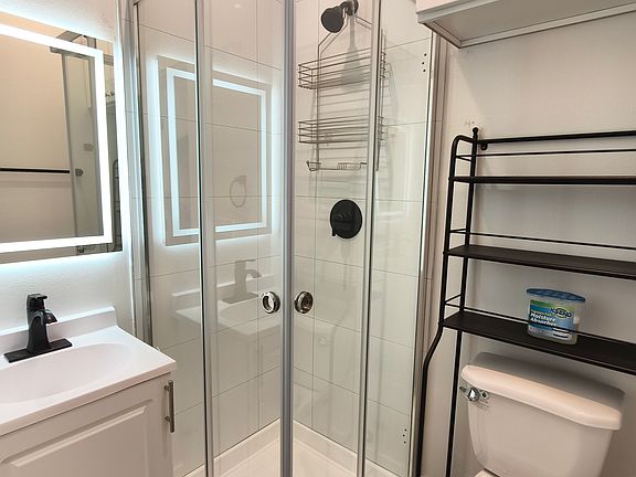 4th image of 3020 S Normandie Ave #E2-1