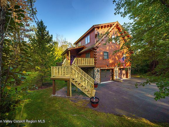2nd image of 932 Sleepy Hollow Road #E12