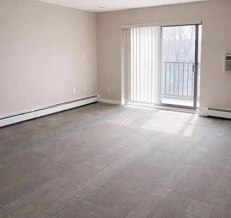 1st image of 400 Governors Dr