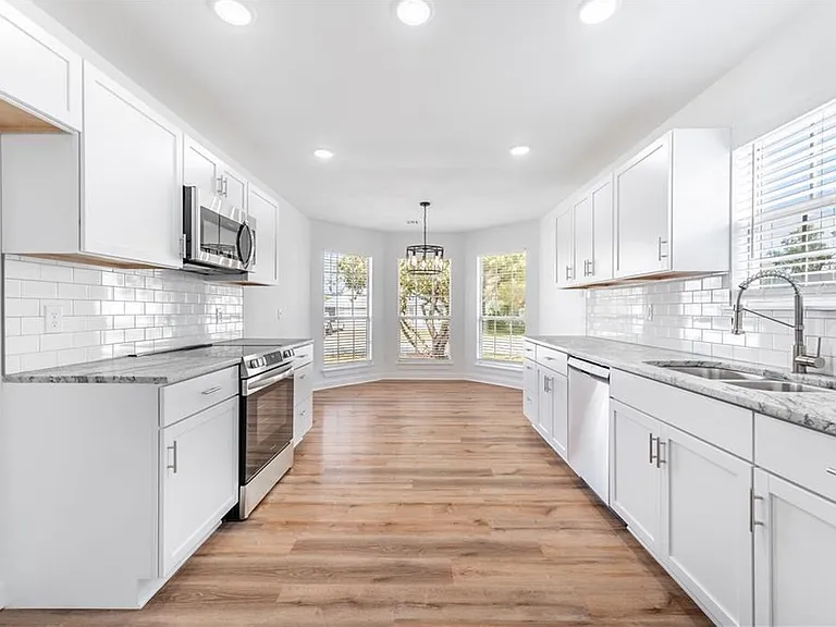 1209 Spring St — Photo 3