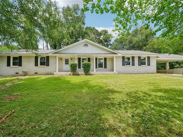 1352 White Oak St SE, Conyers, GA 30013