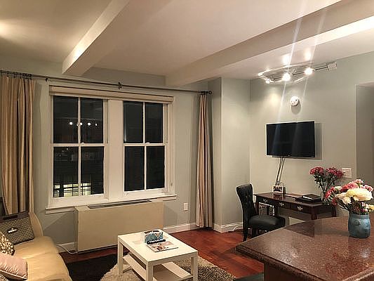 1st image of 150 W 51st St APT 1533