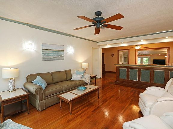 2nd image of 3910 Pelican Ln