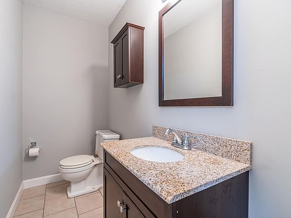 3rd image of 160 17th Street Pl NW APT D1