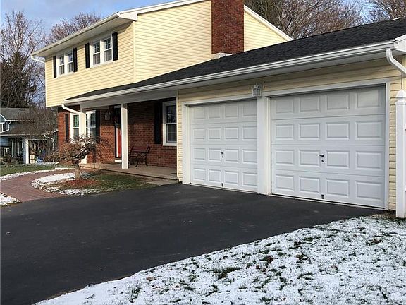 3rd image of 32 Matthew Dr