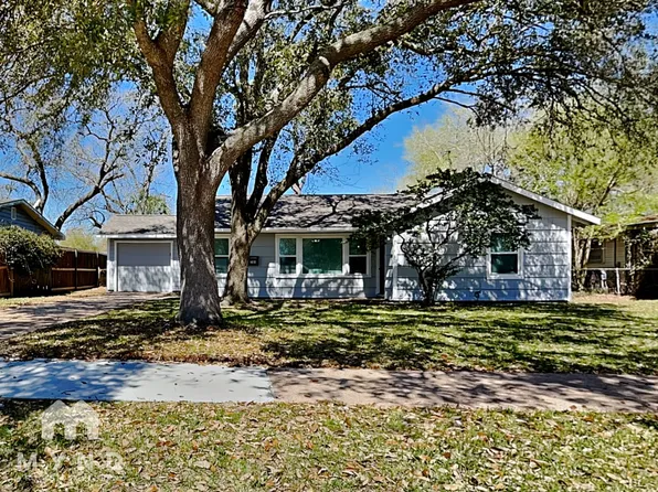 708 22nd Ave N, Texas City, TX 77590