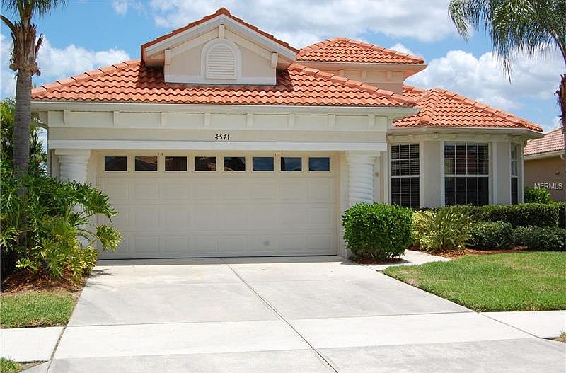 1st image of 4571 Blue Heron Cir