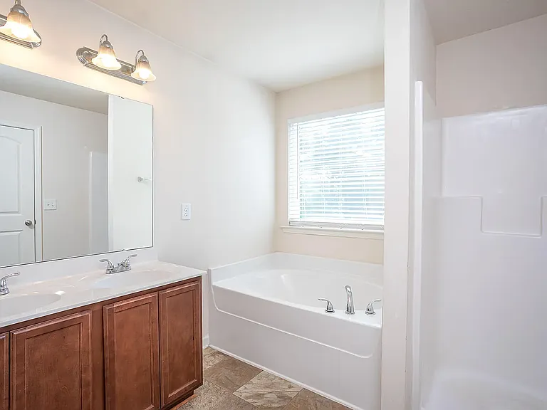 576 Camel St — Photo 13