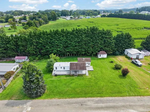115 Cross Ridge Ln, Galax, VA 24333