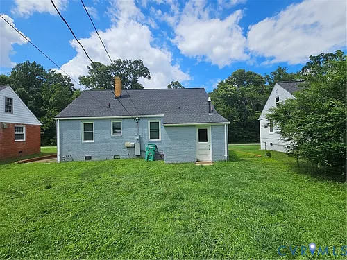 2405 Granville Ave Photo 1