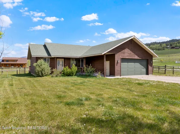 69 Trail Ridge Rd, Alpine, WY 83128
