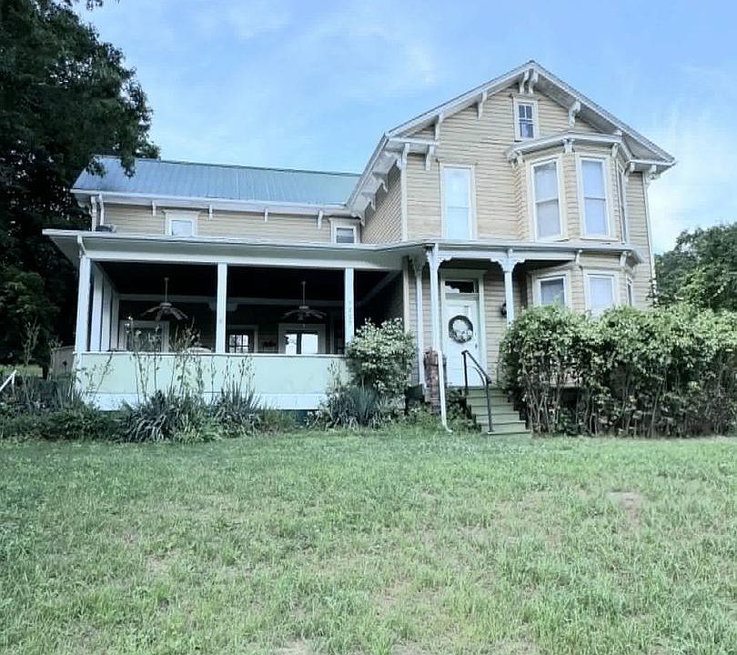 1st image of 7227 3rd St