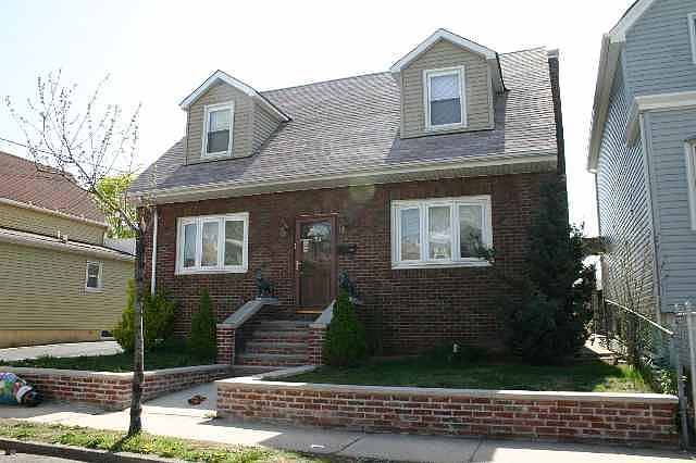 1st image of 716 Hudson Ave Floor 2