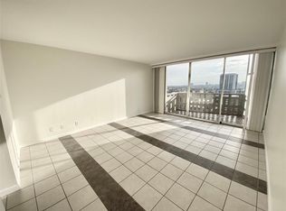 2016 Main St APT 1612, Houston, TX 77002