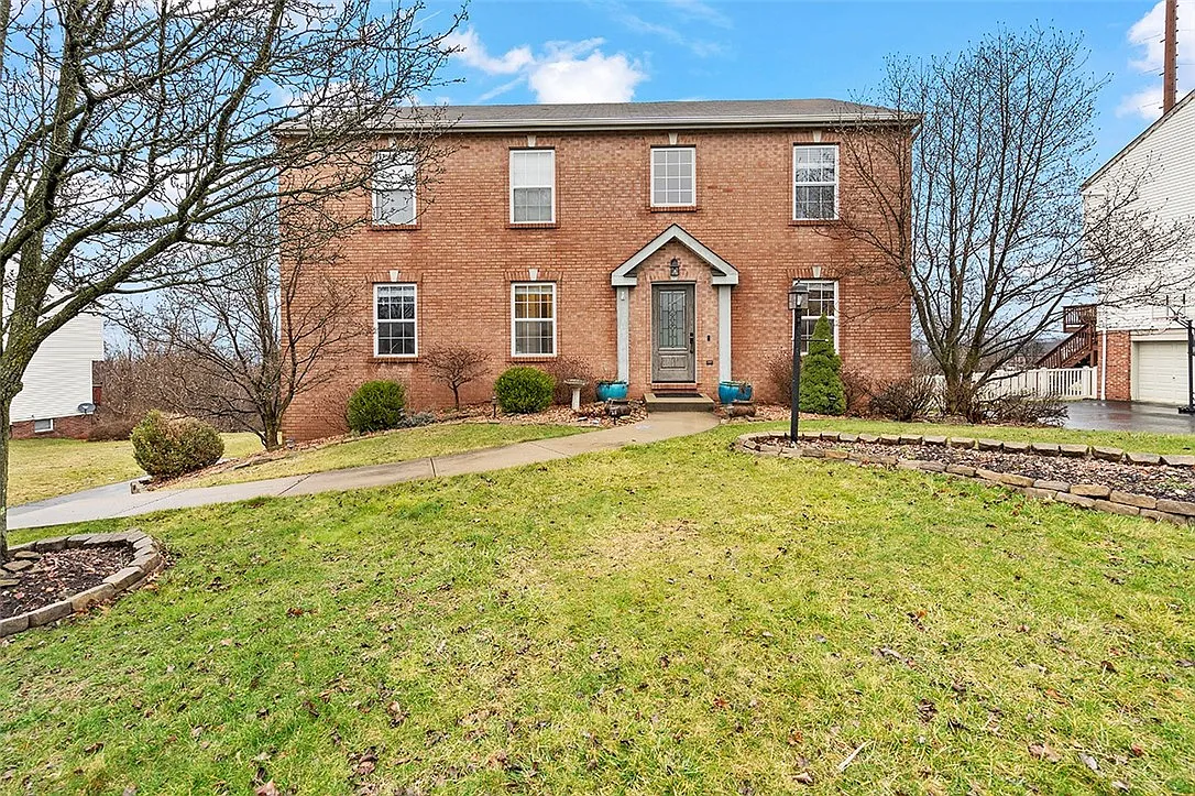 1604 Cloverdale Ln photo 1