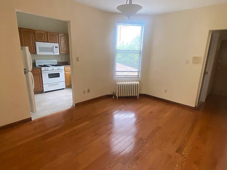 318 81st St #2 — Photo 9