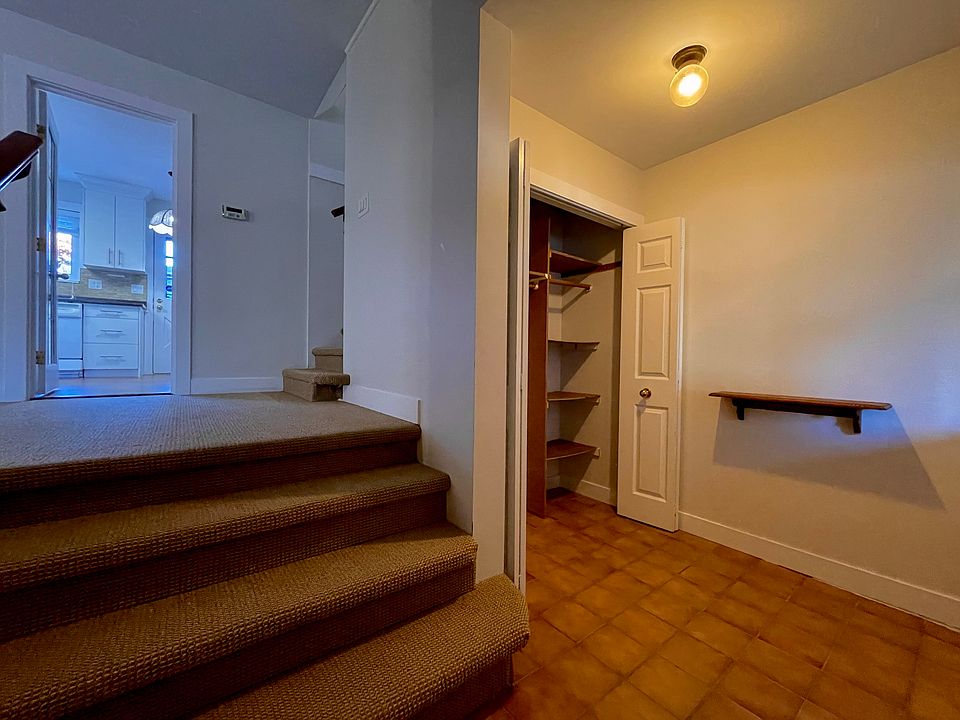 1st image of 15674 101st Ave