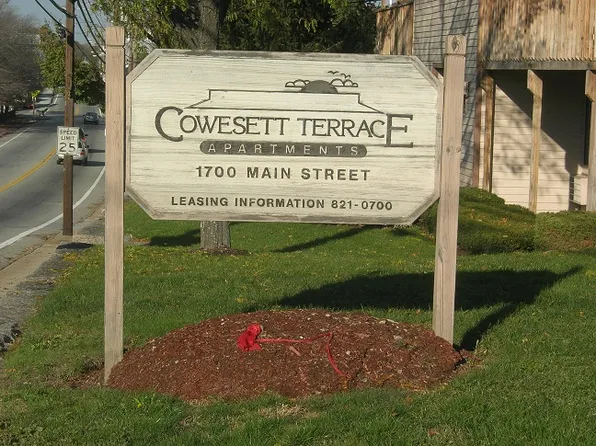 1700 Main St APT A2, West Warwick, RI 02893