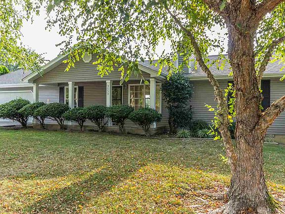 2nd image of 3553 Saint Andrews Dr