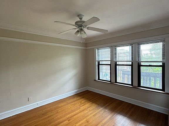 5th image of 2417 W Sunnyside Ave #1