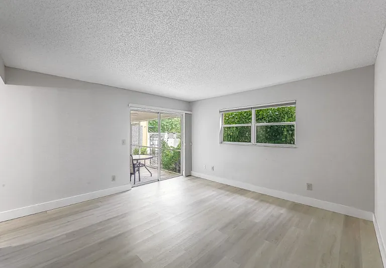 1201 Solana Rd — Photo 15