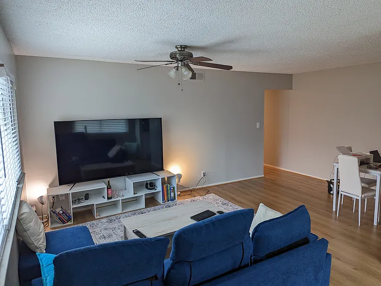 2009 Benita Dr #4 — Photo 2