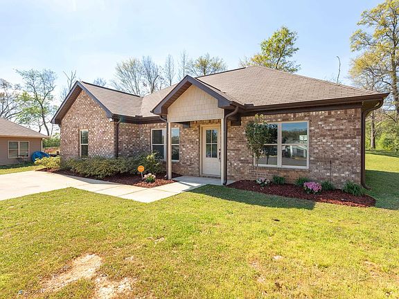4th image of 111 Hadley Ct