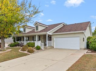 6 Autumn Grove Ct, O'Fallon, MO 63366