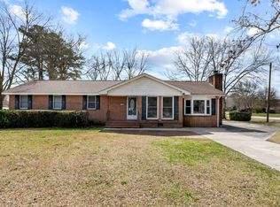 100 Crystal Lake Dr, Havelock, NC 28532