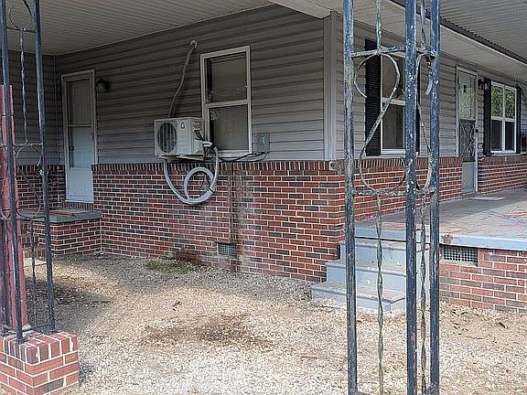 5th image of 244 West Ave