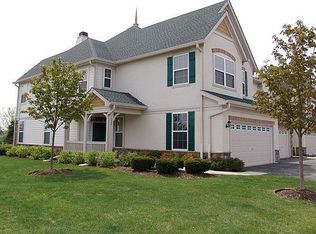 323 Shadow Creek Dr, Vernon Hills, IL 60061