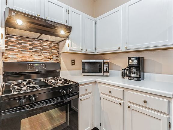 5th image of 14303 Grape Holly Grv APT 11