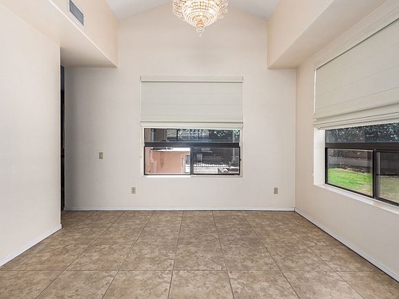 5th image of 1819 E Cascade Dr