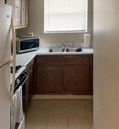 4th image of 1308 Woodbrook Ln #242