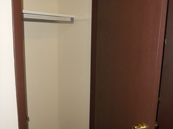 5th image of 156 Robert Dr APT 22